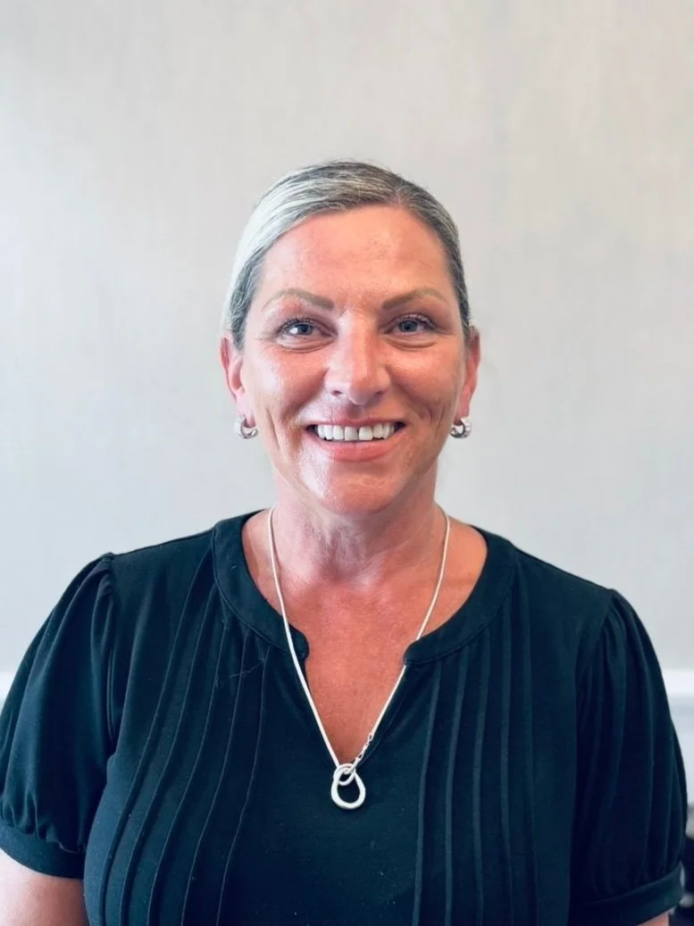 Lorraine Knight